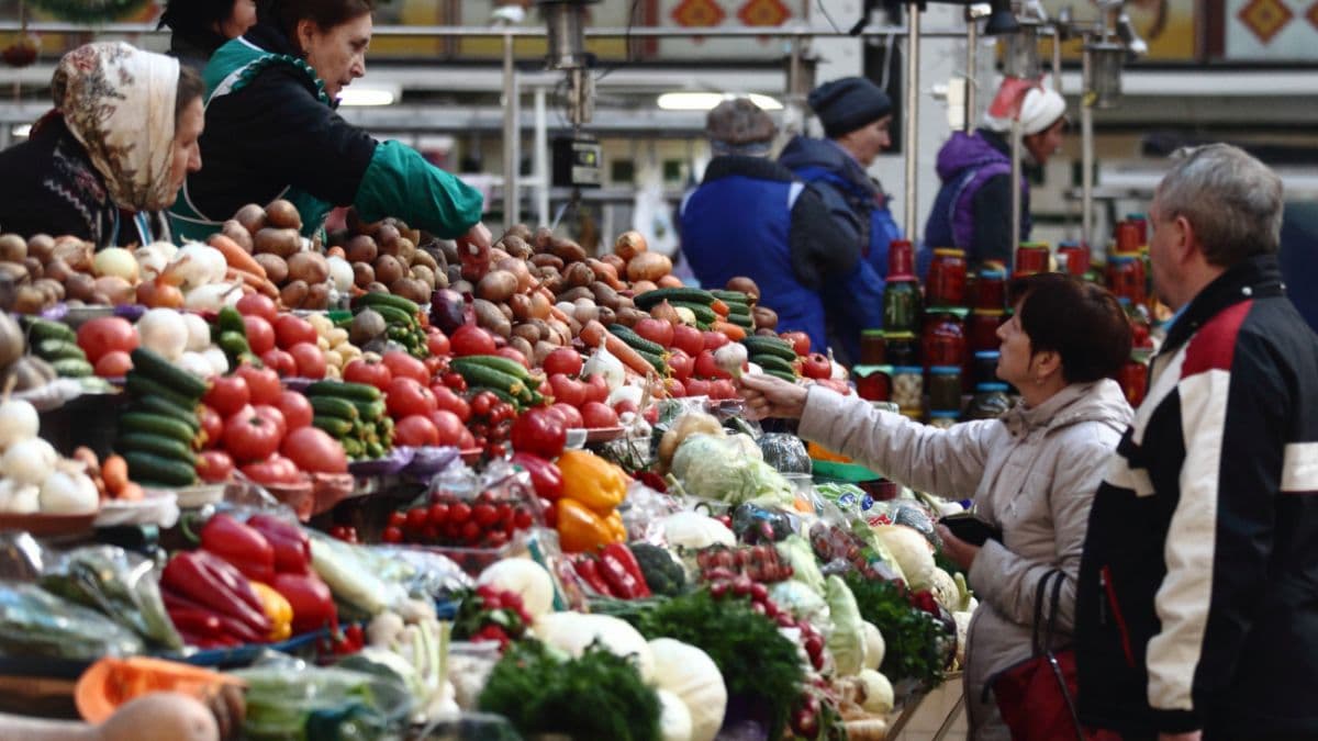 Хліб, олія та гречка різко здорожчають: прогноз цін на продукти у 2025 році